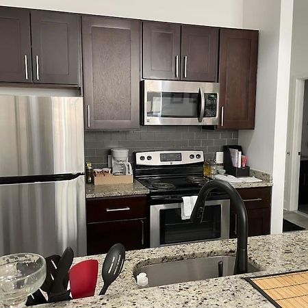 Cozy, High Rise, Large Studio Facing Downtown . Apartment Baltimore Exterior foto