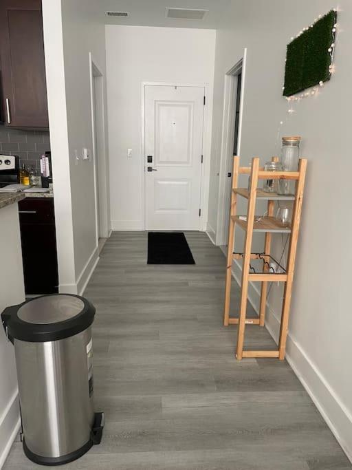 Cozy, High Rise, Large Studio Facing Downtown . Apartment Baltimore Exterior foto